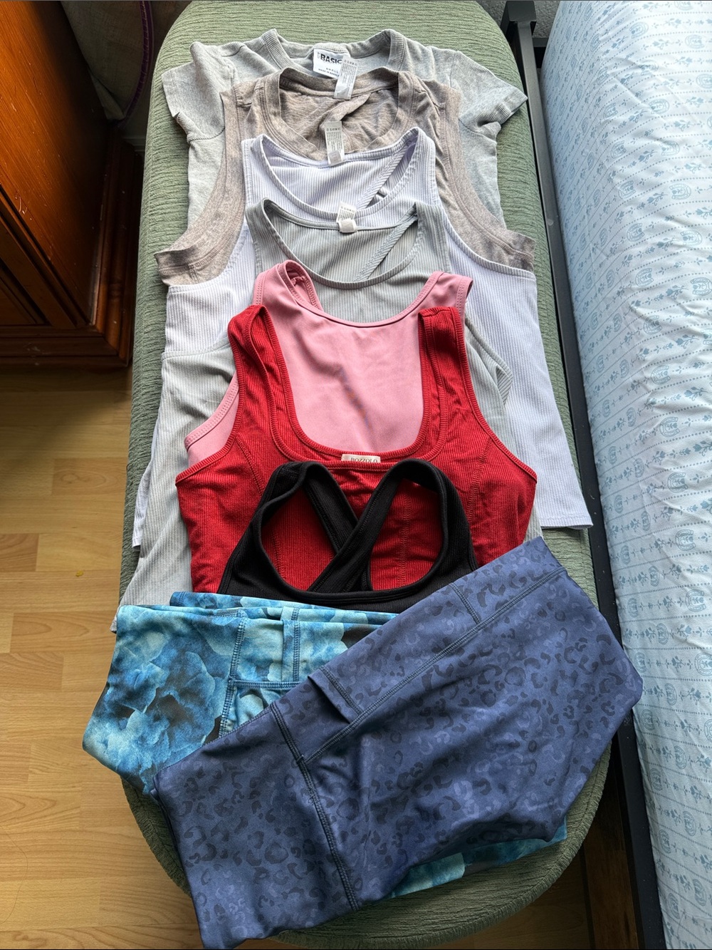 9PCS Bundle Women's sport tops and Leggings
